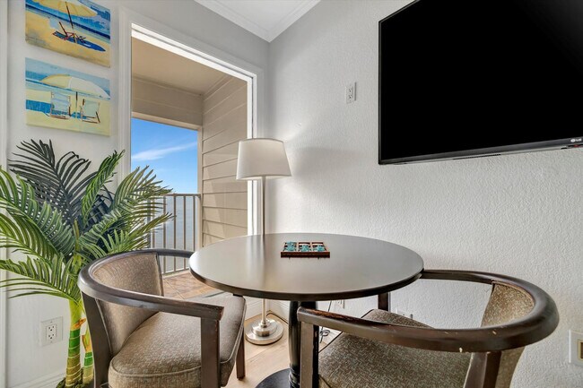 Building Photo - 2506 N Rocky Point Dr