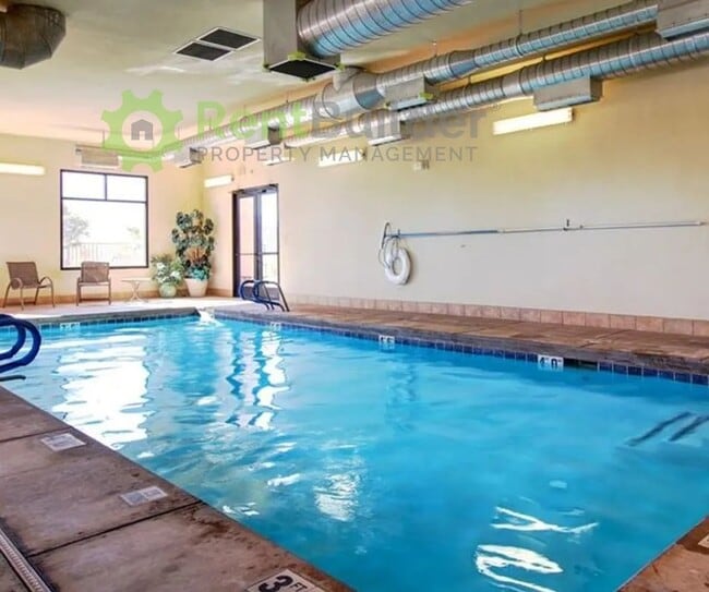 Building Photo - 1027 Desert Willow Ct