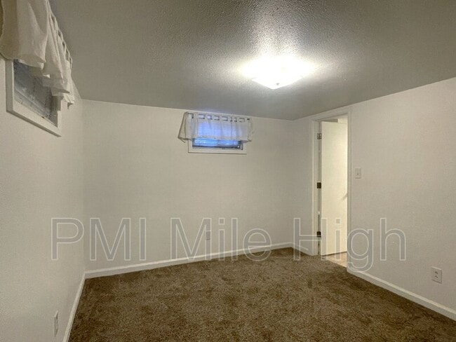 Building Photo - 127 17th Ave