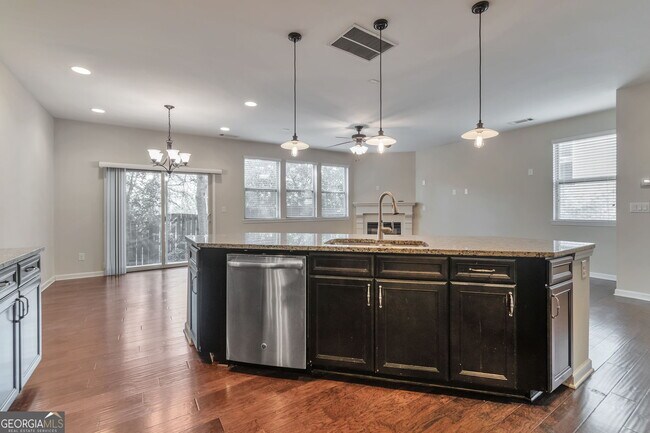 Building Photo - 1623 Trailview Way NE