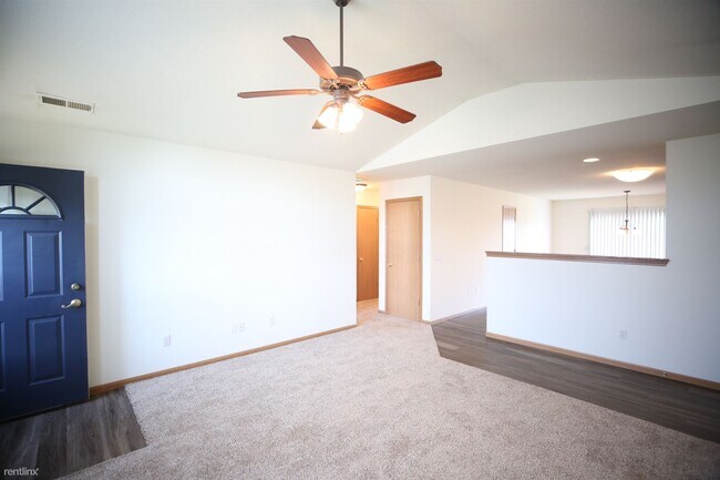 Building Photo - 2 br, 1 bath  - Cardinal Creek