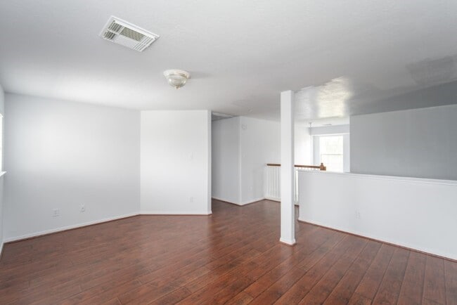 Building Photo - 2322 Cool Springs Ln