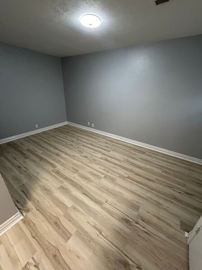 Building Photo - Interested in this home? You clearly have ...