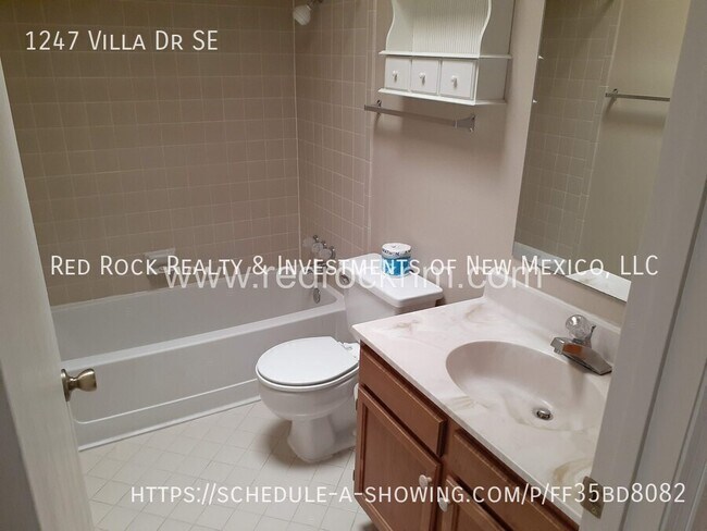 Building Photo - 1247 Villa Dr SE