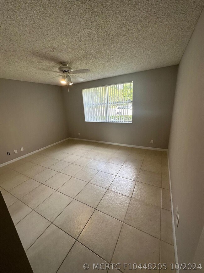 Building Photo - 9001 Wiles Rd
