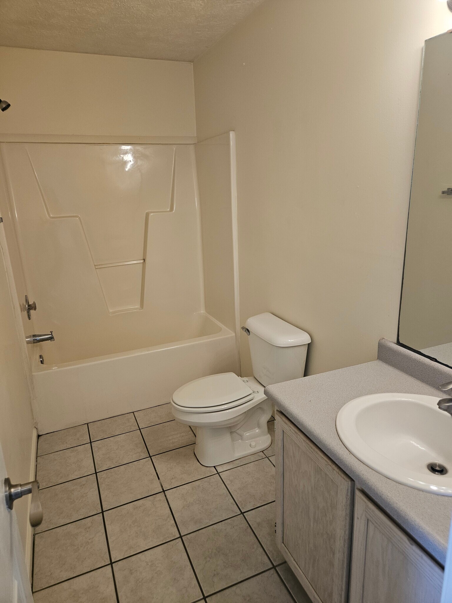 Building Photo - 2701 Ashby Dr