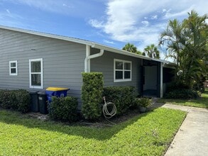 Building Photo - 9033 SE Hobe Ridge Ave
