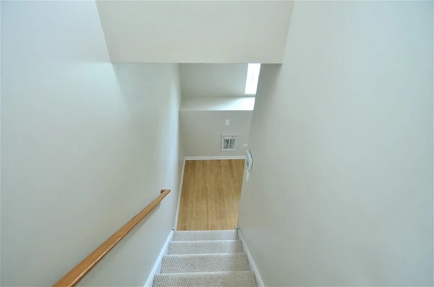 Building Photo - 2227 Waterleaf Ct