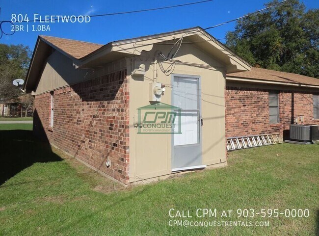 Building Photo - 804 Fleetwood-