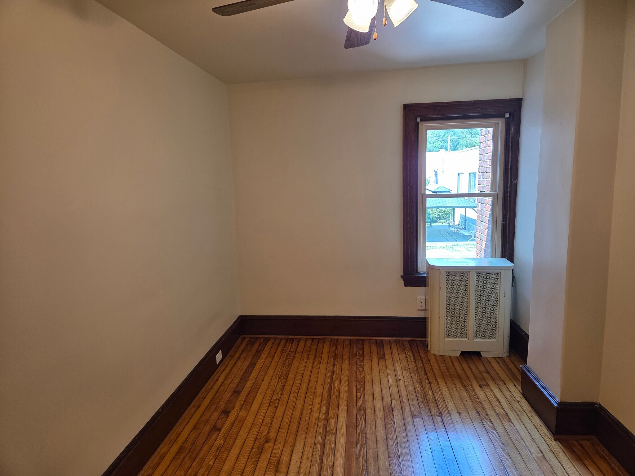 Building Photo - 226 N 65th St