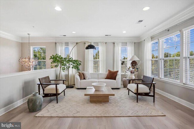 Building Photo - 402 Orchard Ridge Dr