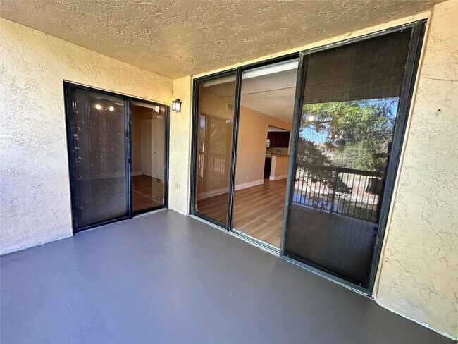 Building Photo - 5661 Riverside Dr