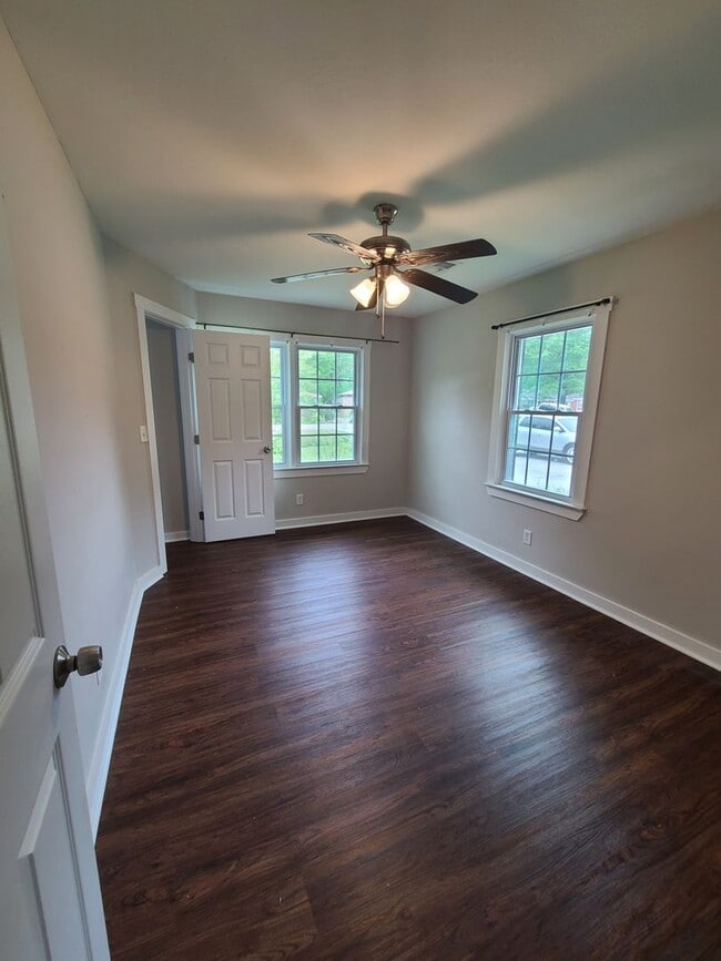 Building Photo - Comfortable Living in the Heart of Goose Creek