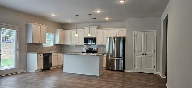 Building Photo - 1006 Northfield Dr