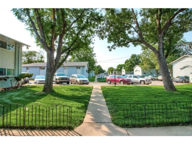 Building Photo - Charming 2-BedroomHome in Green Gables Com...