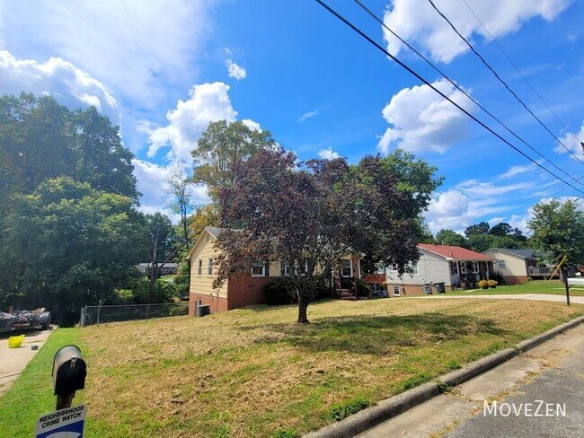 Building Photo - 1308 Juniper St
