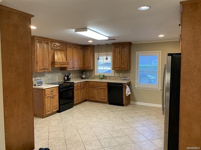 Building Photo - 111 Arrowhead Dr