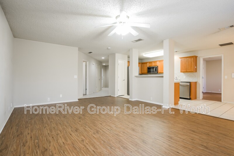 Building Photo - 1611 Waters Edge Dr