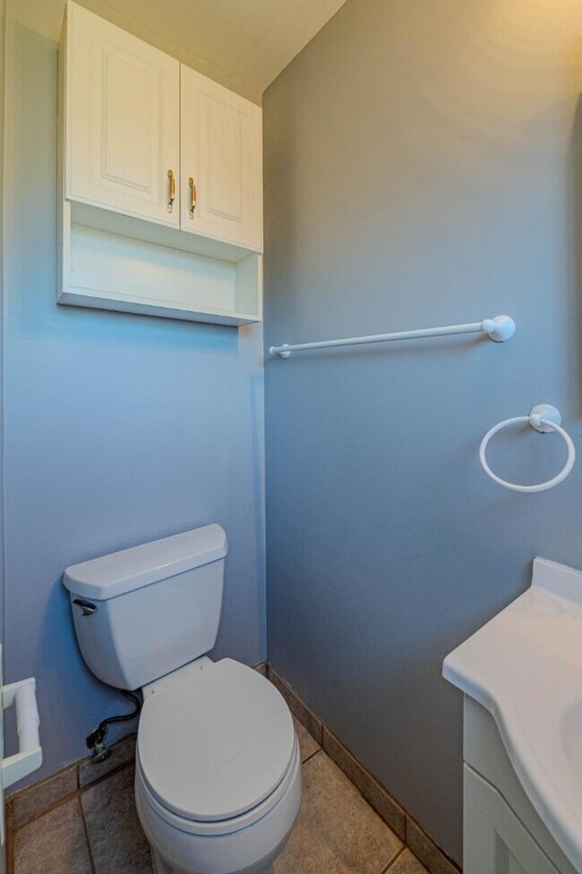 Building Photo - 1321 Delamar Ave NW