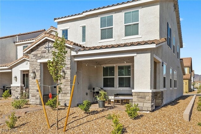 Building Photo - 2734 Fantoni St