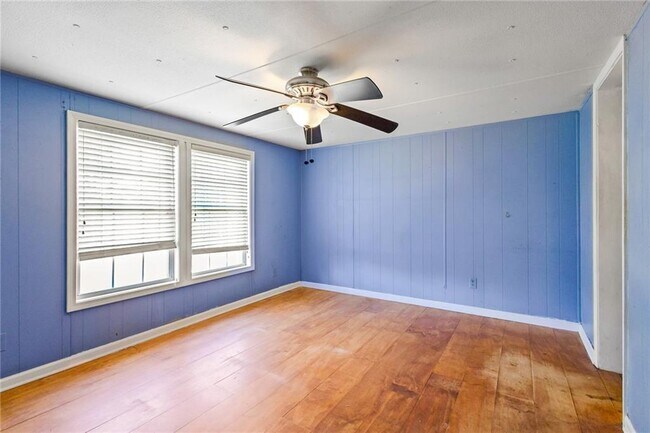 Building Photo - 148 Pine Tree Path