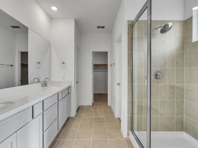 Building Photo - 22103 Strathfield Cir