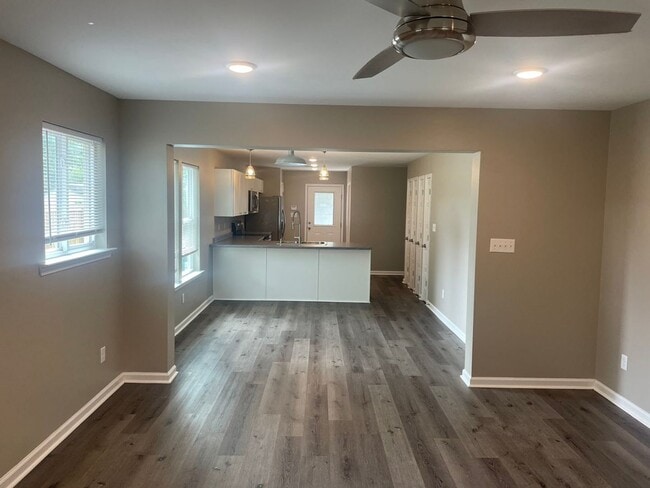 Building Photo - Adorable 4bed/2bath built in 2021