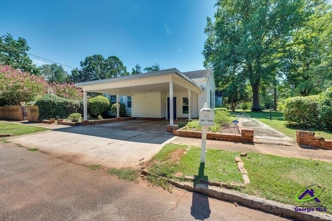 Building Photo - 422 Forrest Dr