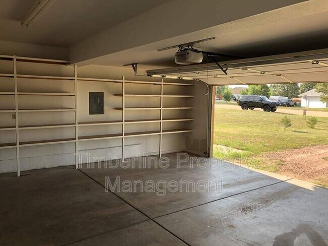 Building Photo - 17960 Bakers Farm Rd