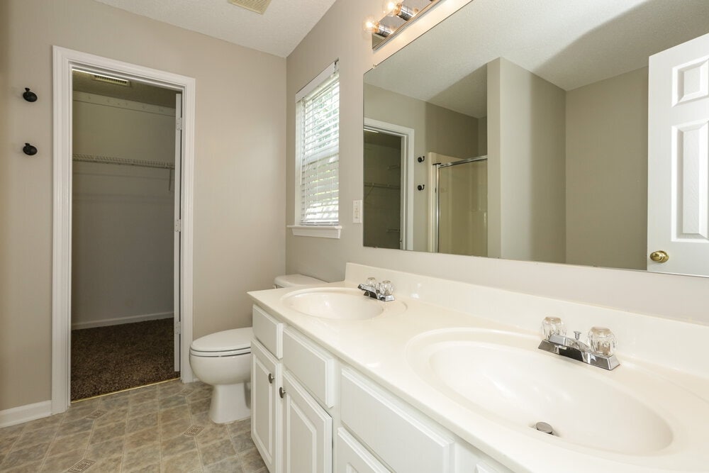 Building Photo - 8445 Angwin Pl