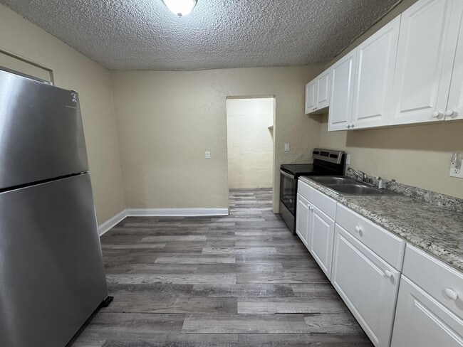 Building Photo - 2881 NW 11th Pl