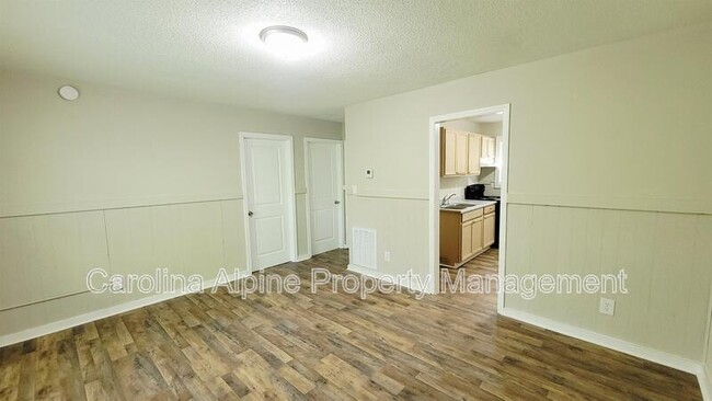 Building Photo - 1306 Ragan Ave