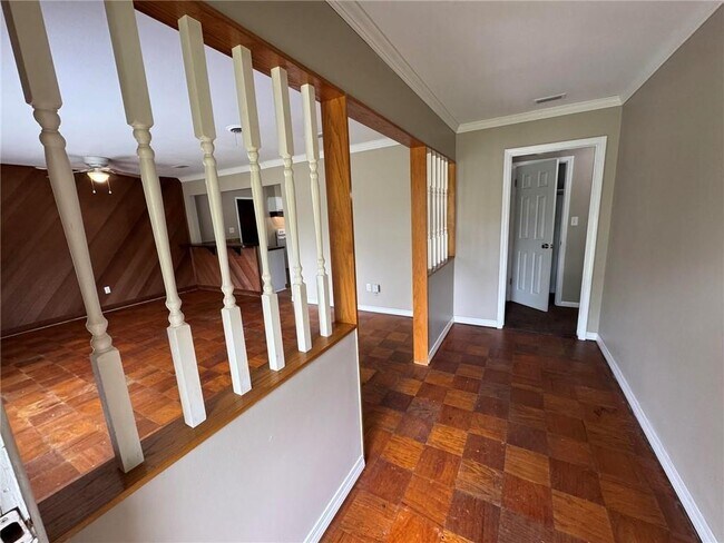 Building Photo - 5855 Woodvale Dr