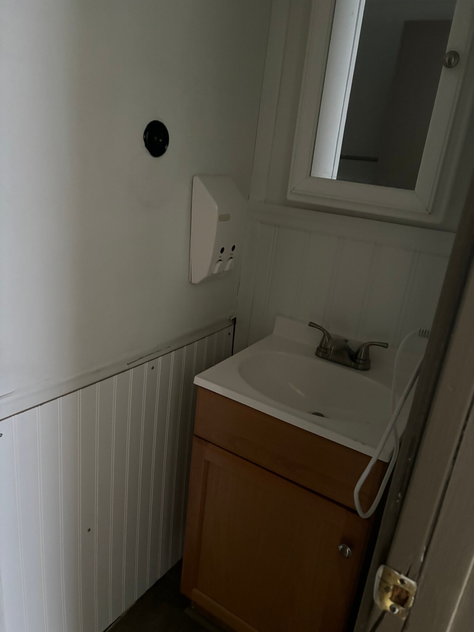 Bathroom - 196-1 S Mount Vernon Ave