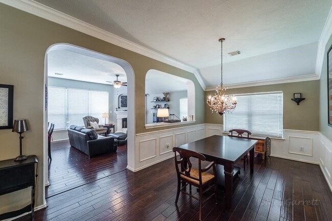 Building Photo - 23915 Elden Hills Ct