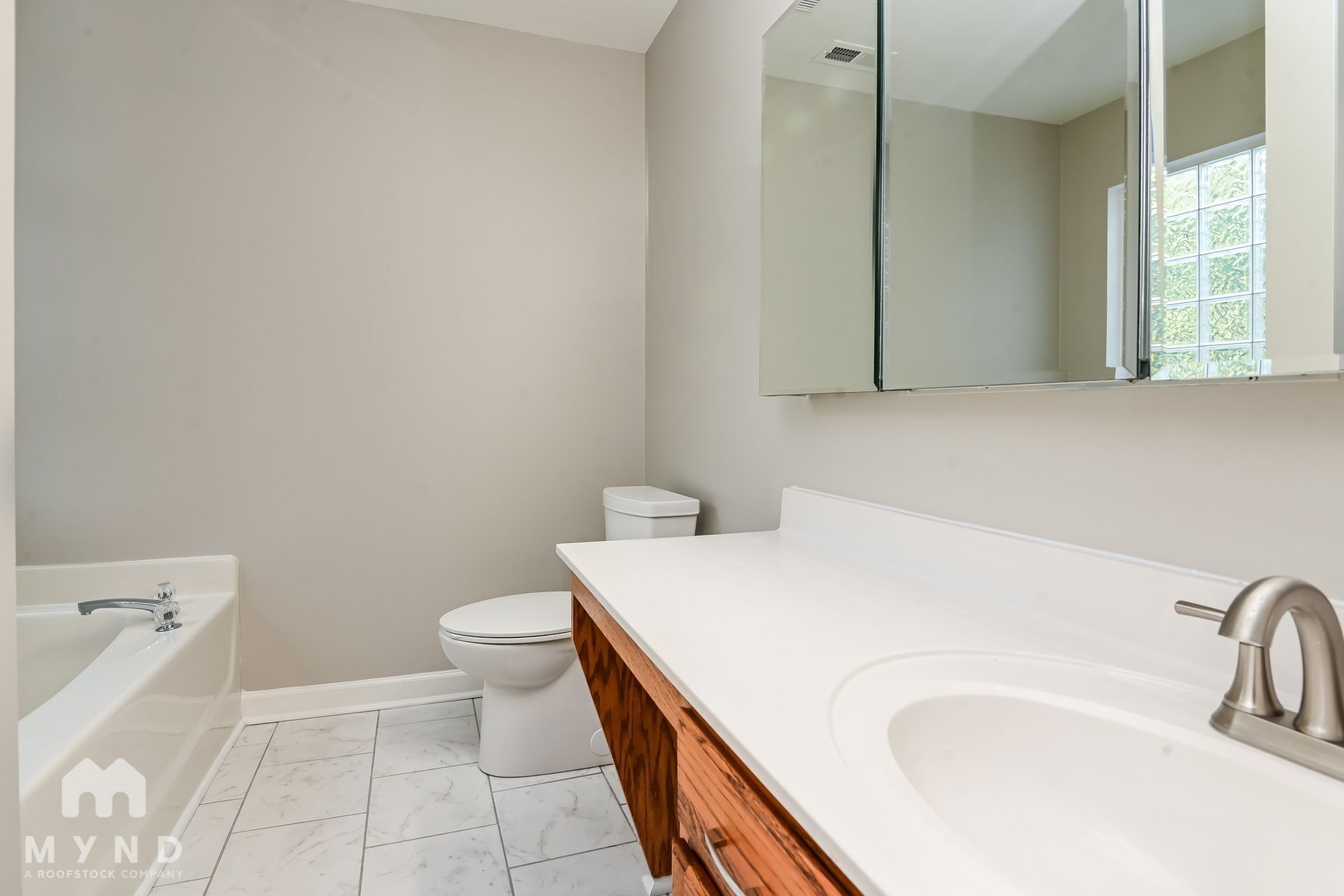 Building Photo - 222 Kendra Dr SW