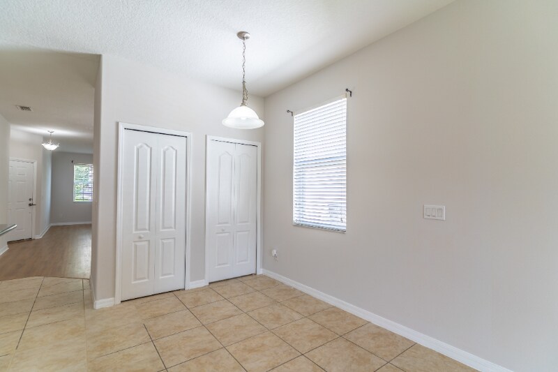 Building Photo - 2600 Deansgate Ct