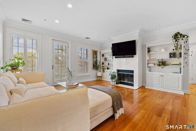 Building Photo - 85 Memorial Rd