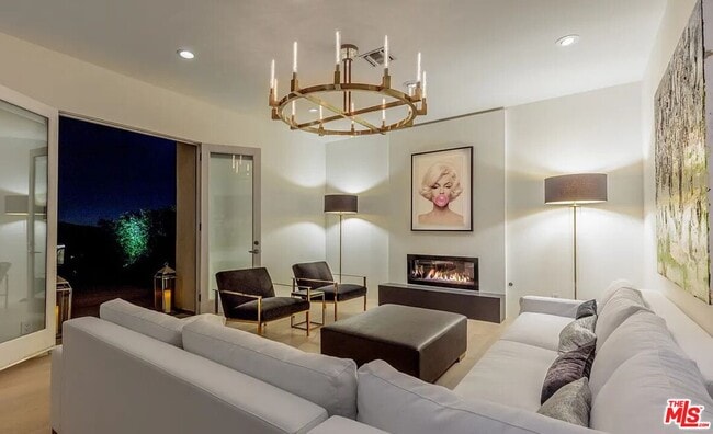 Building Photo - 2528 Westridge Rd