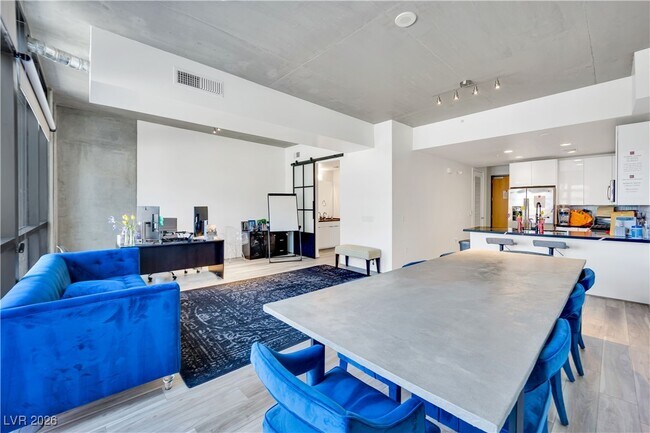 Building Photo - 353 E Bonneville Ave