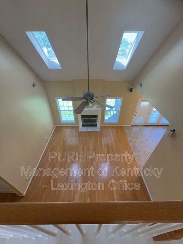 Building Photo - 4844 Clifford Cir