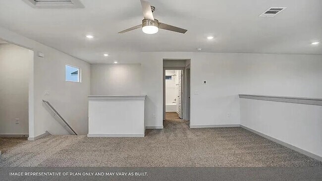 Building Photo - Room in House on Lubeck Dr