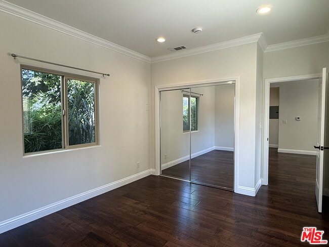 Building Photo - 735 S Citrus Ave