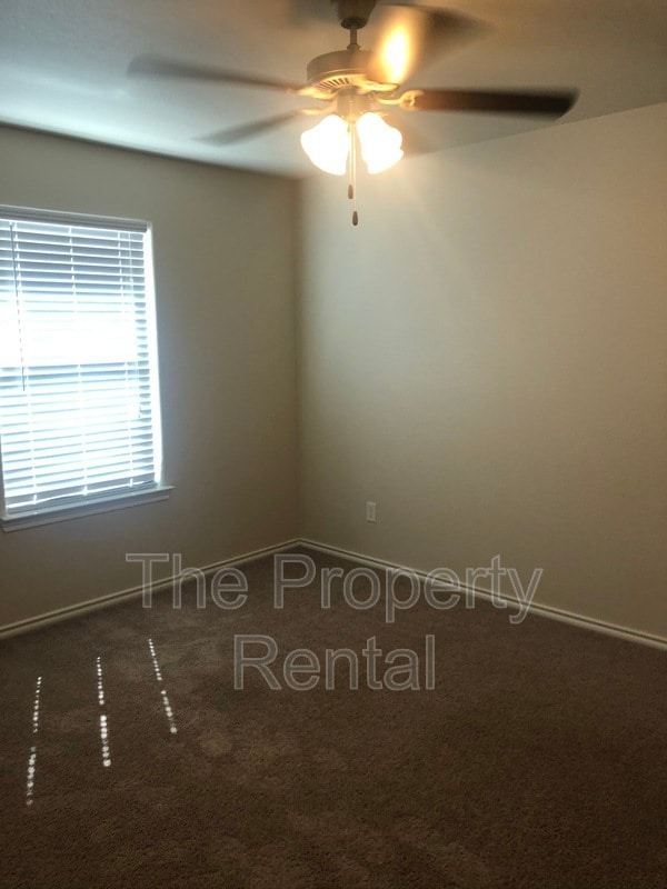 Building Photo - 1026 E 93rd St