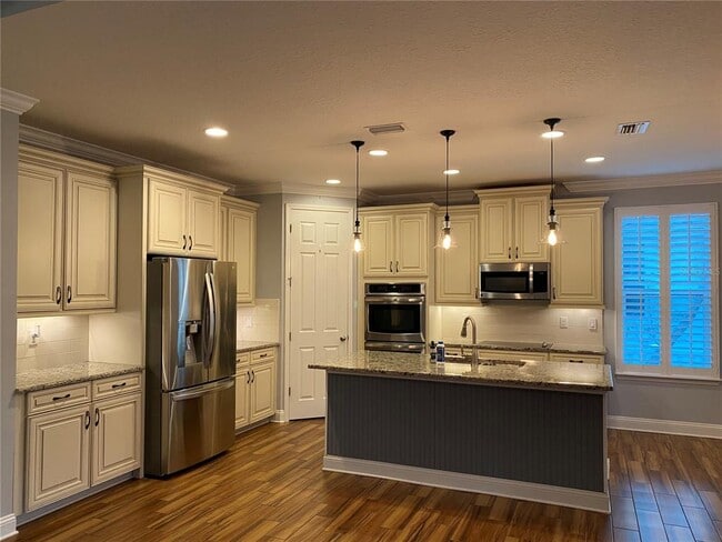 Building Photo - 25 Smiling Fish Ln