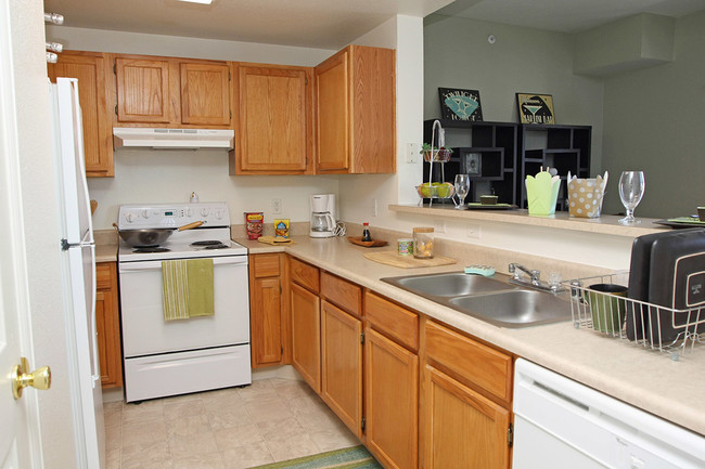 Full Kitchens - Redstone Ranch Apartments