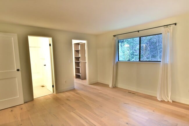 Building Photo - 4bd/3ba Mukileto House