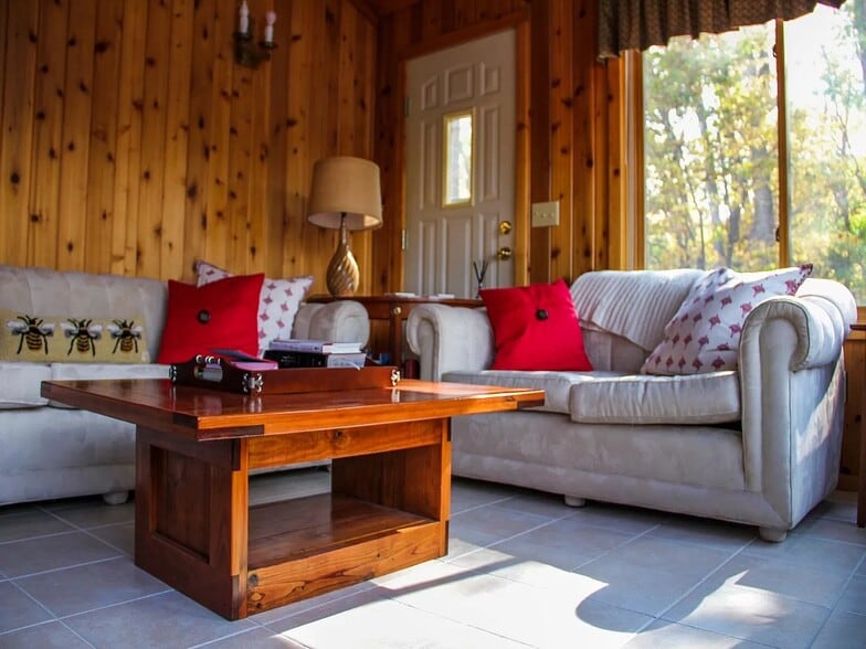 Building Photo - 9720 Cimarron Cir