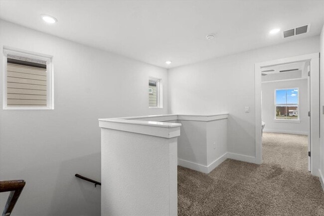 Building Photo - 7106 Silver Star Ln