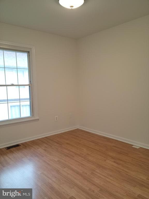 Building Photo - 284 Oakwood Village Ct